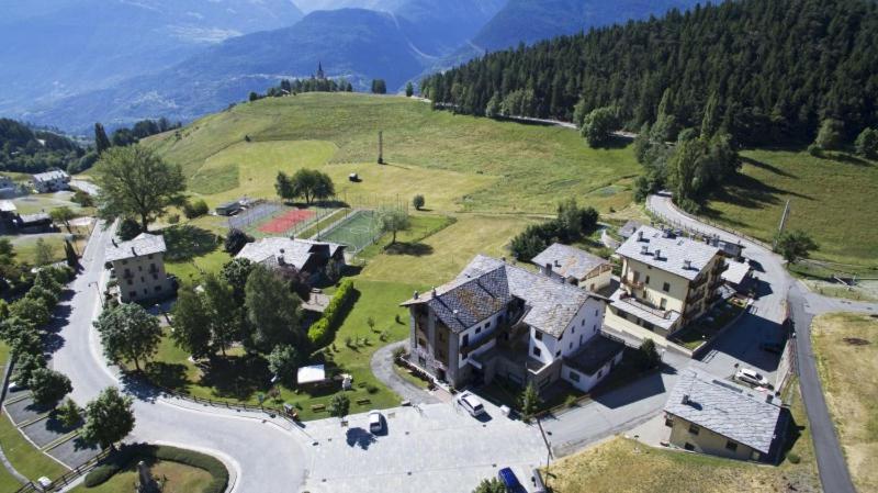 Hotel, Bar & Bistrot Saint Nicolas Gran Paradiso Екстер'єр фото