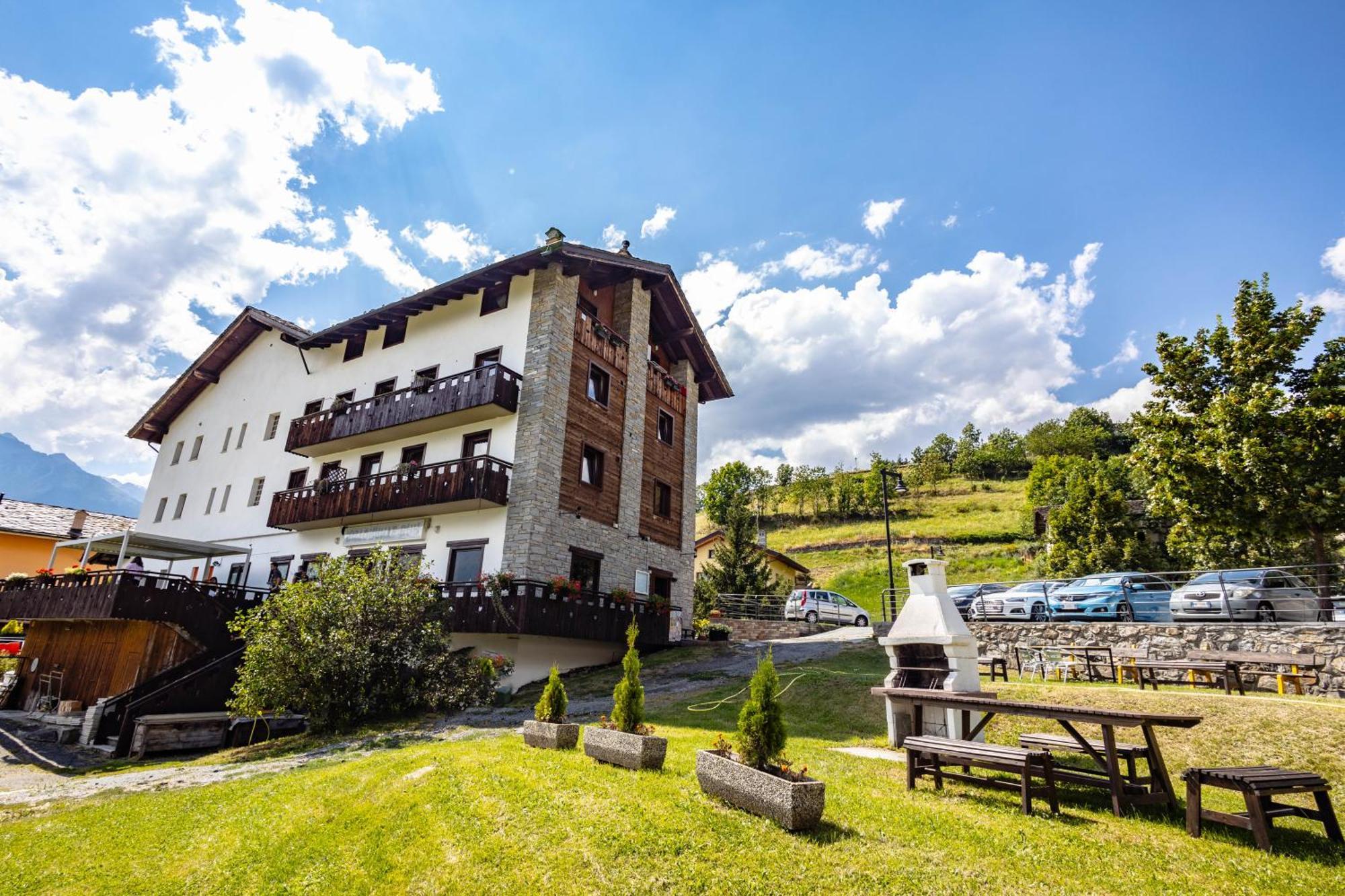 Hotel, Bar & Bistrot Saint Nicolas Gran Paradiso Екстер'єр фото