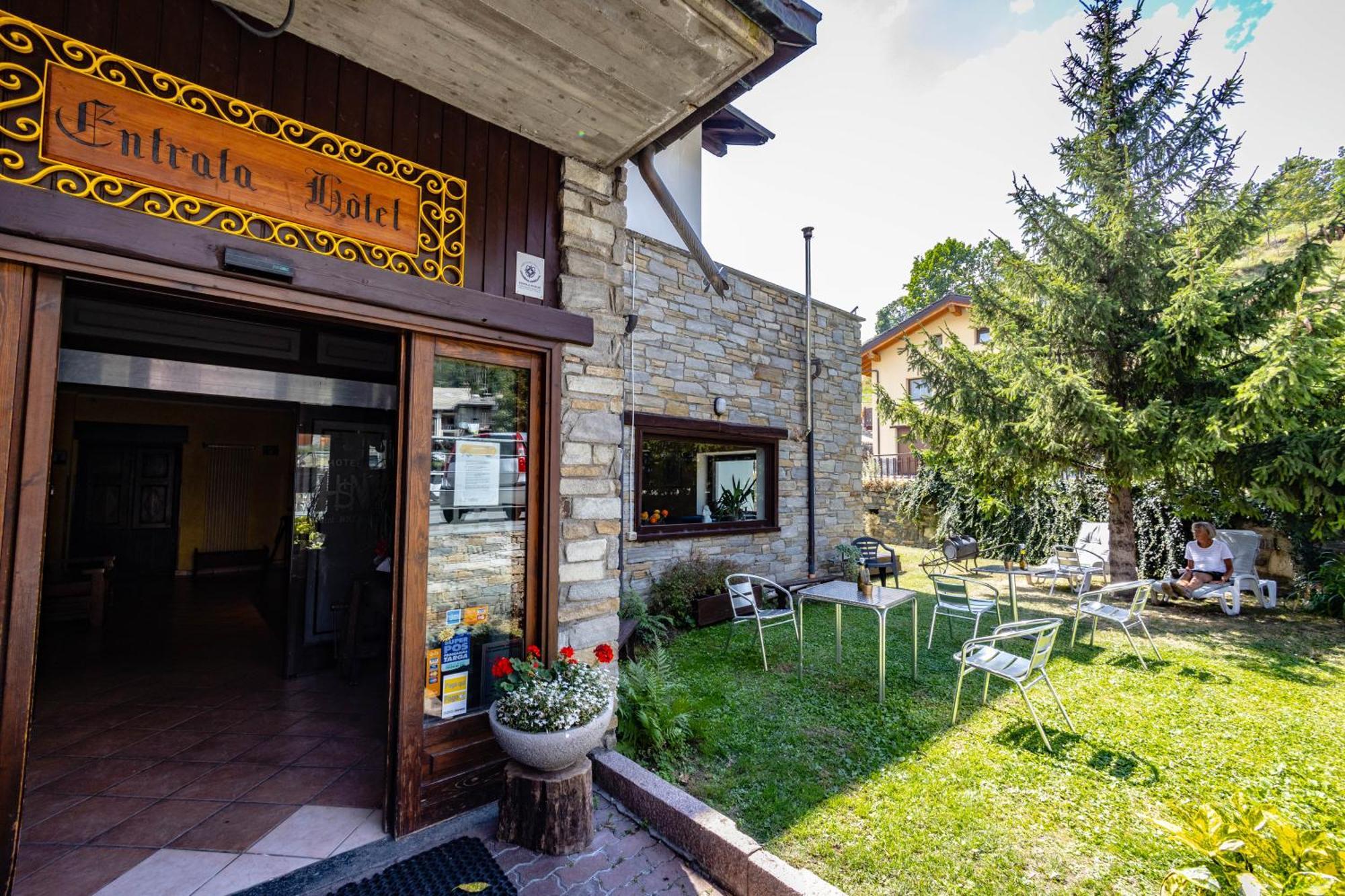Hotel, Bar & Bistrot Saint Nicolas Gran Paradiso Екстер'єр фото