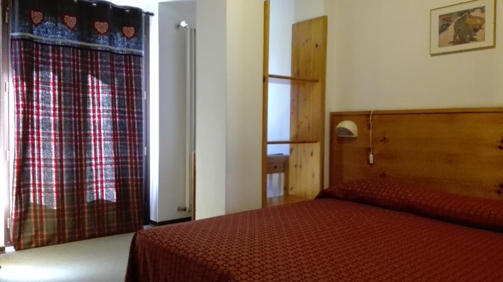 Hotel, Bar & Bistrot Saint Nicolas Gran Paradiso Екстер'єр фото